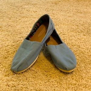 Women’s Tom’s classic shoes